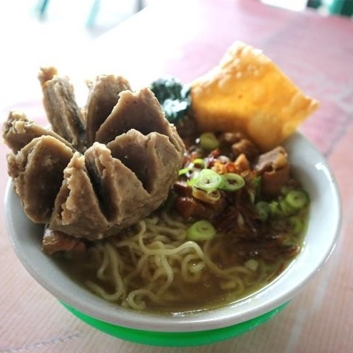 Mie Ayam Bakso Bom