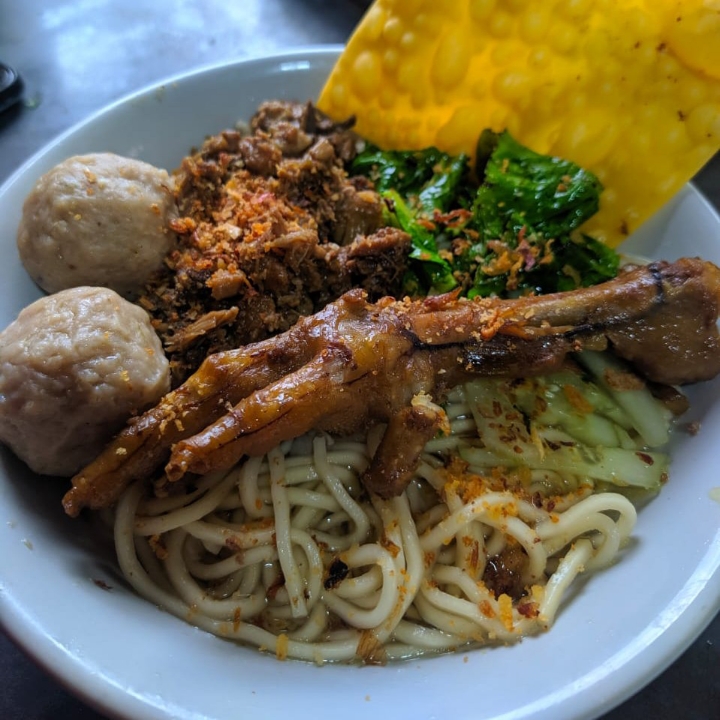 Mie Ayam Bakso Plus Ceker