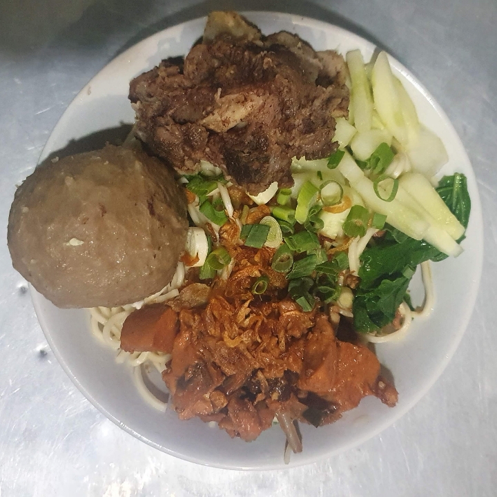 Mie Ayam Bakso Telor Tulang