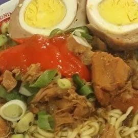 Mie Ayam Bakso Telor atau Bakso Urat