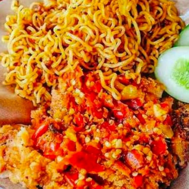 Mie Ayam Geprek Super Pedas