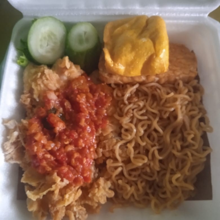 Mie Ayam Geprek Tahu Tempe 