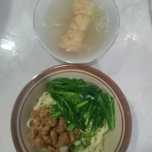 Mie Ayam Yamien   Baso Gulung