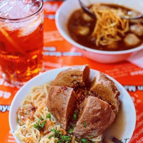 Mie Ayam bakso jumbo