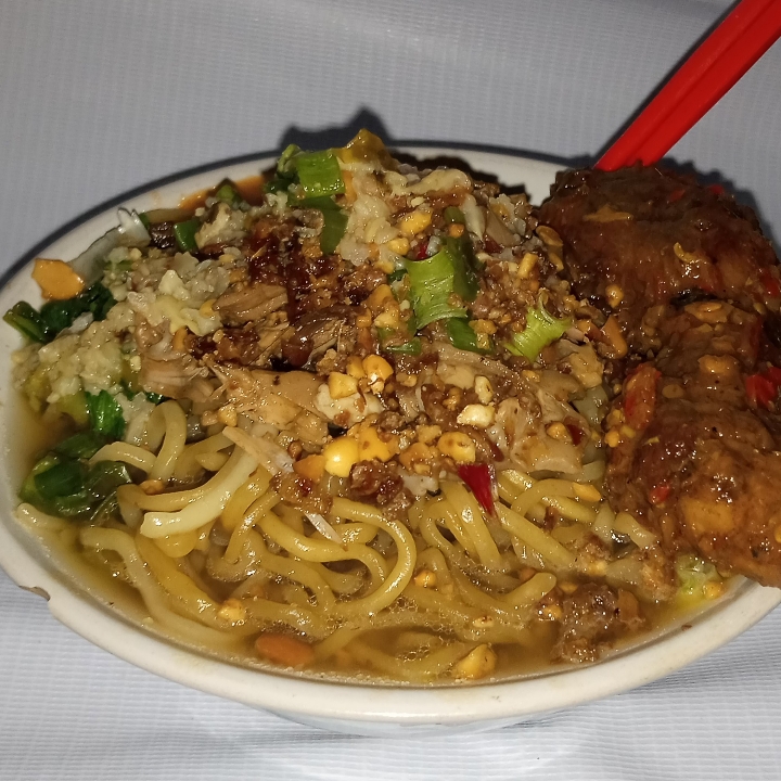 Mie Ayam kepala Setan