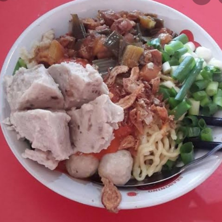 Mie Ayan Urat