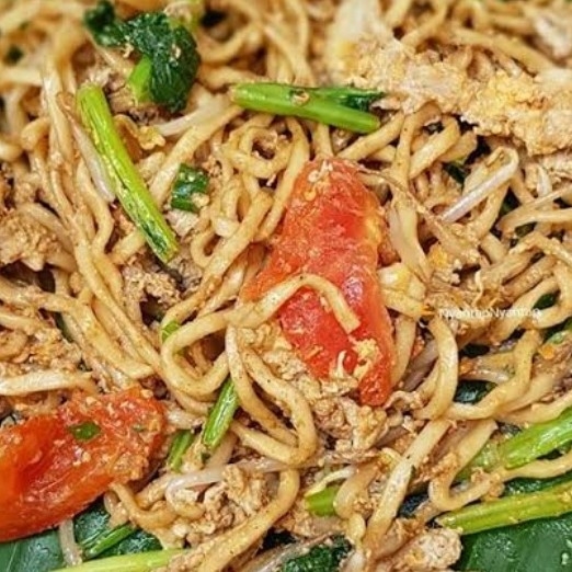 Mie Balap Dengan Mie Telur