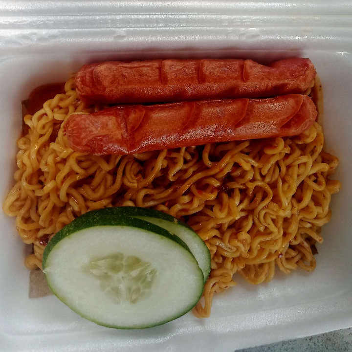 Mie Extra Hot Sosis