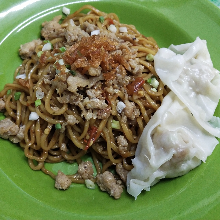 Mie Gebetan Pangsit