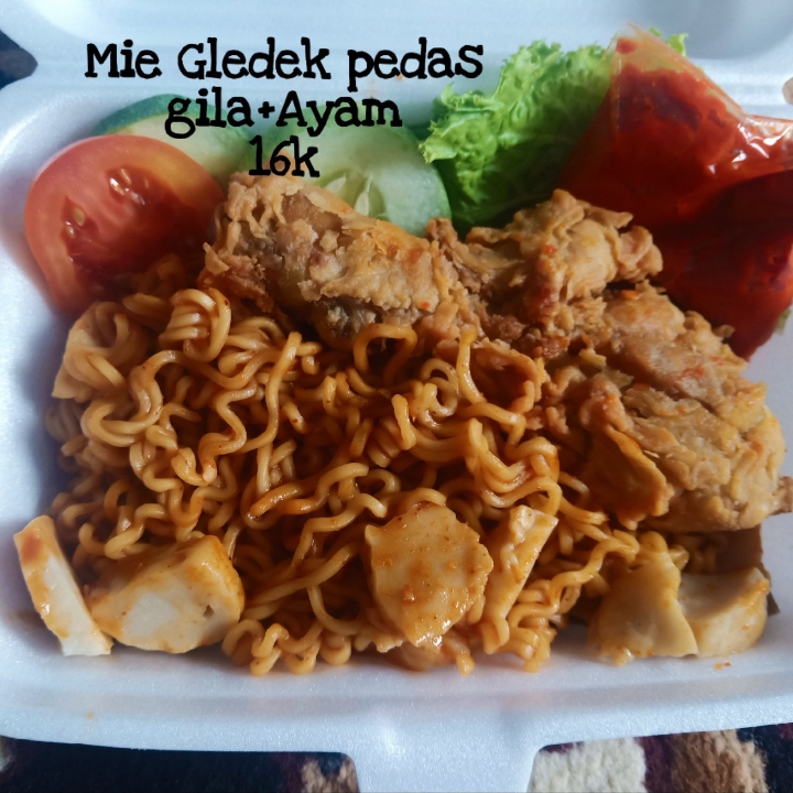 Mie Gledek Pedas Gila Tambah Ayam 