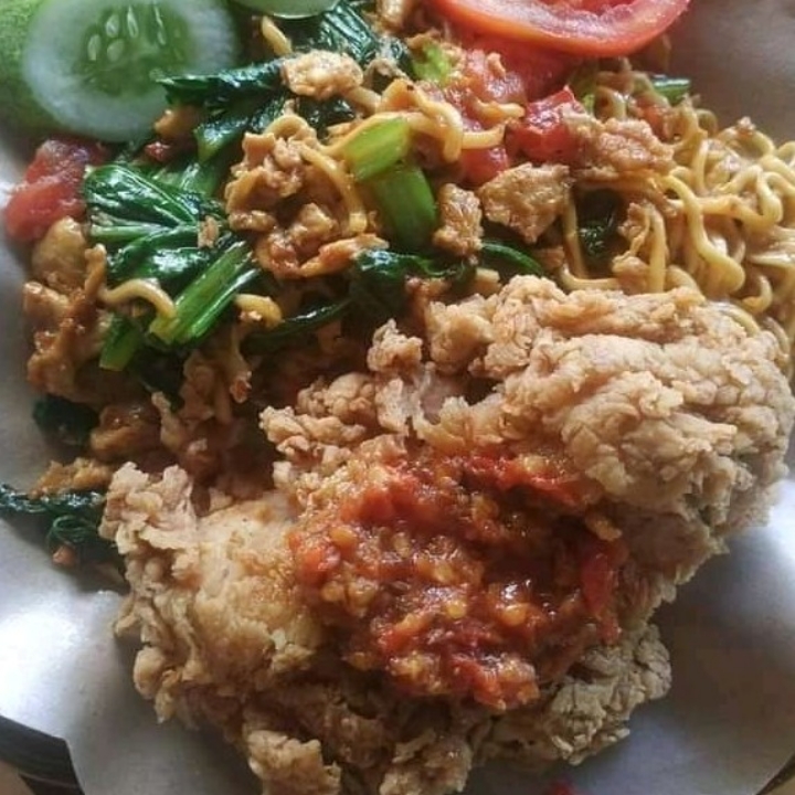 Mie Goreng  Penyet