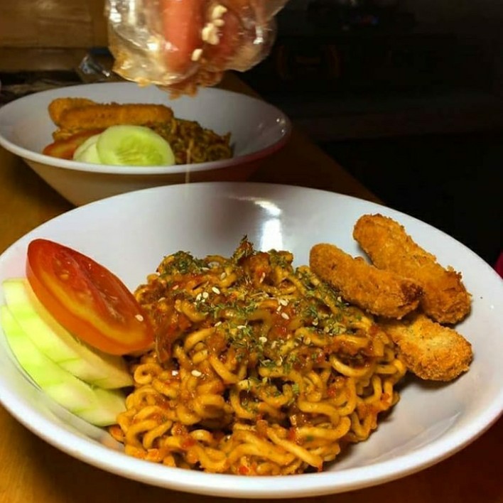 Mie Goreng Atau Kuah Pentol Tahu Balik