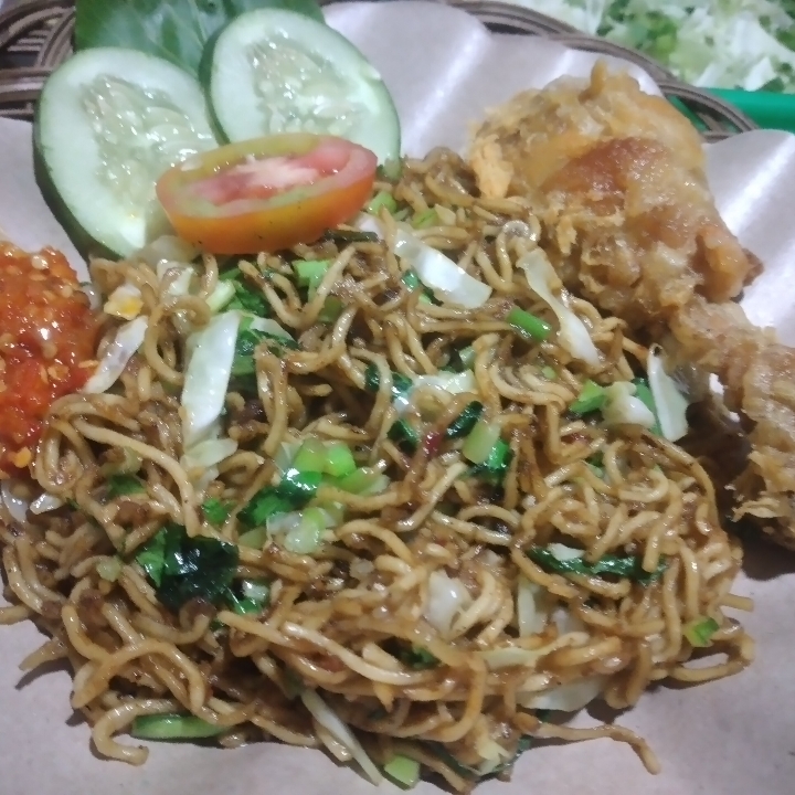 Mie Goreng Ayam Geprek