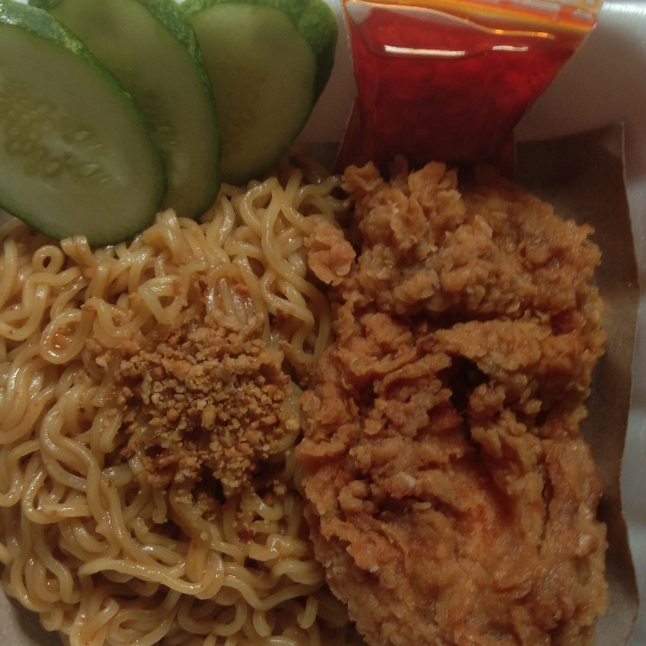 Mie Goreng Ayam Geprek