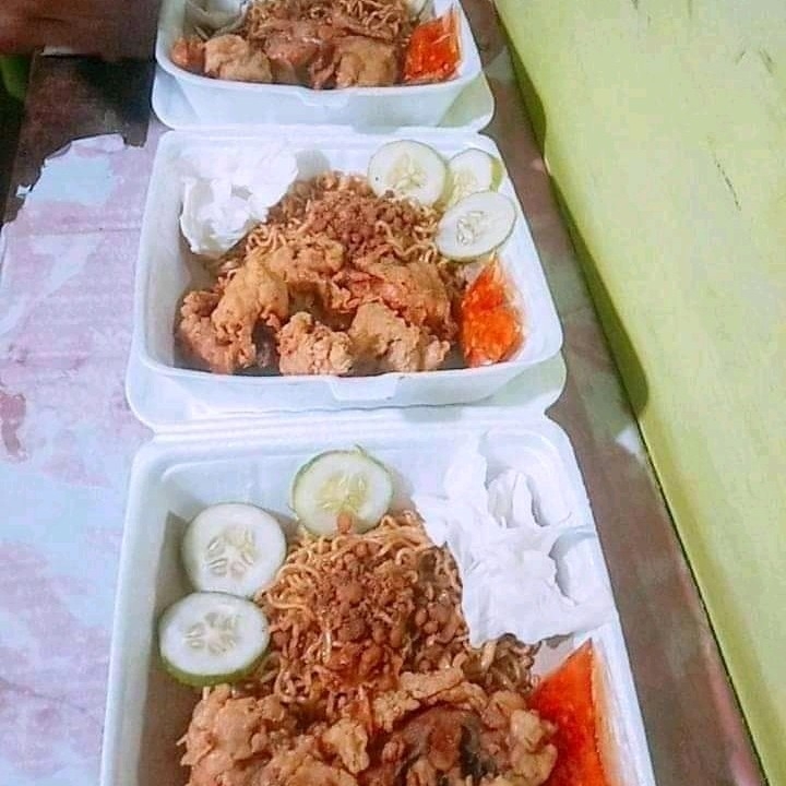 Mie Goreng Ayam Geprek