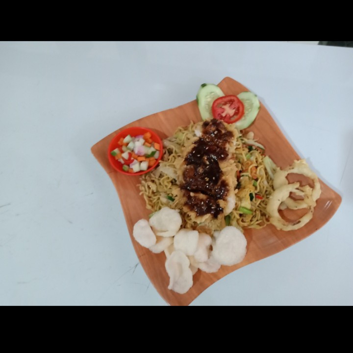 Mie Goreng Ayam Lada Hitam