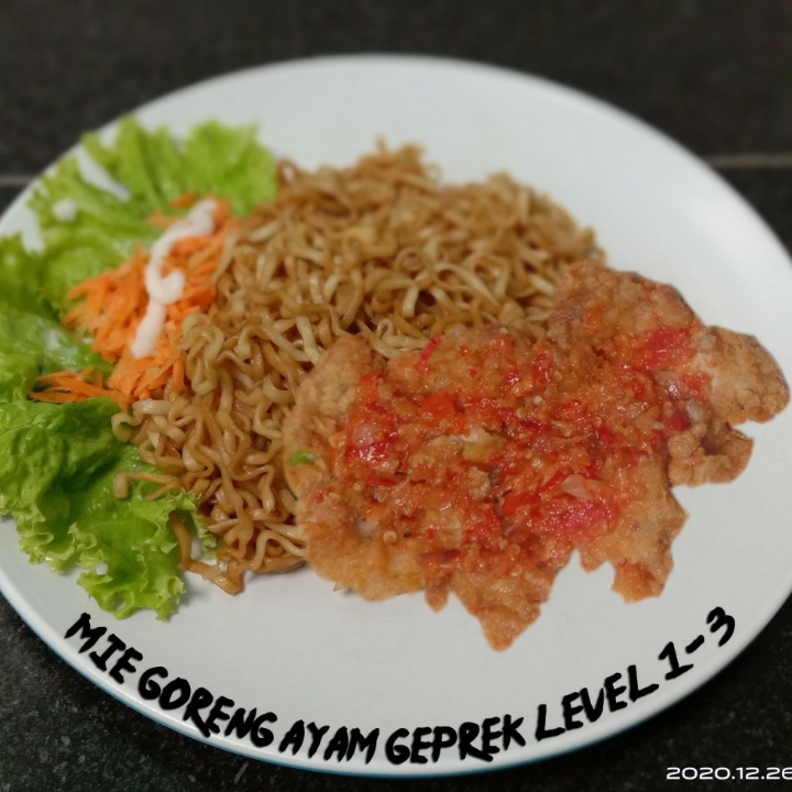 Mie Goreng Broken Chicken Sambal Geprek