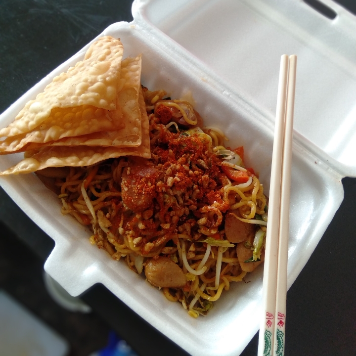 Mie Goreng Jingkrak Pangsit