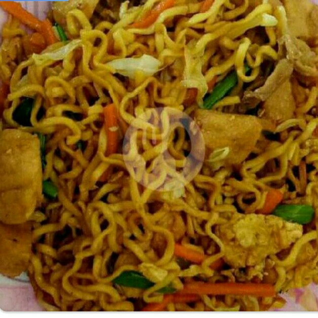 Mie Goreng Komplit