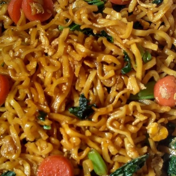 Mie Goreng Komplit