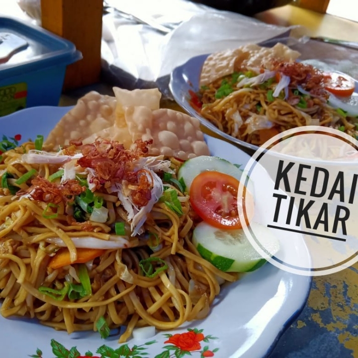 Mie Goreng Komplit