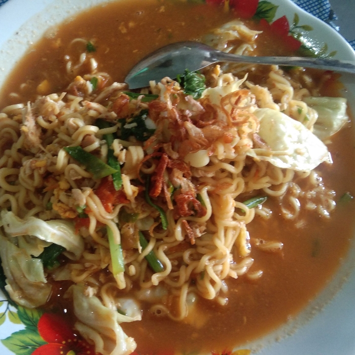 Mie Goreng Mie Rebus