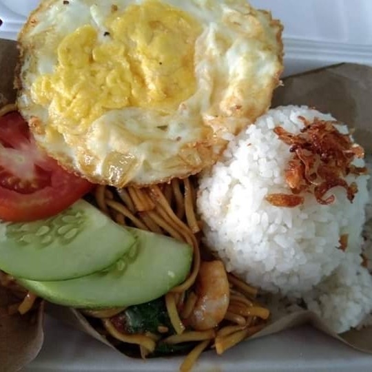 Mie Goreng Nasi Putih