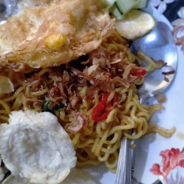 Mie Grg Telur Plus Acar Belinjo