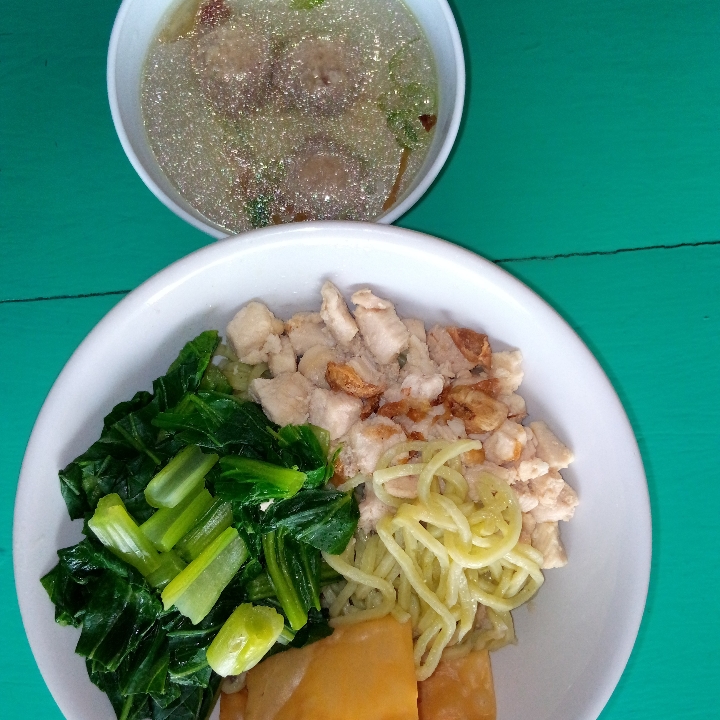 Mie Hijau Sawi Bakso