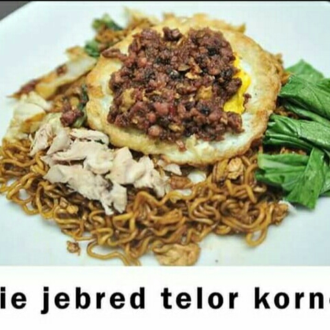 Mie Jebred Telor Kornet