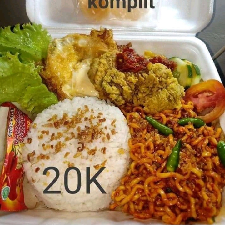 Mie Korean Spacy Super Pedas Super Komplit