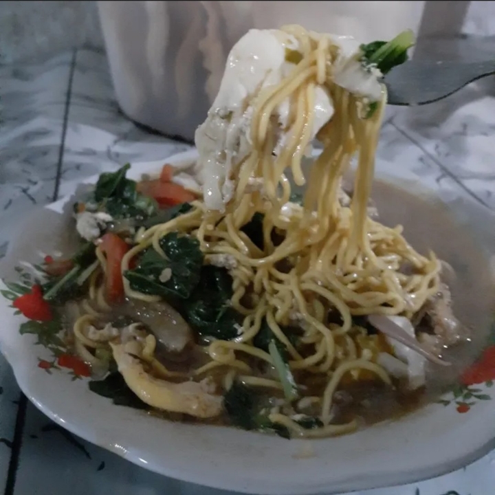 Mie Kuah Spesial