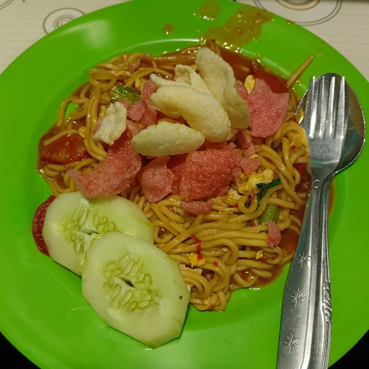 Mie Kuning Lembab