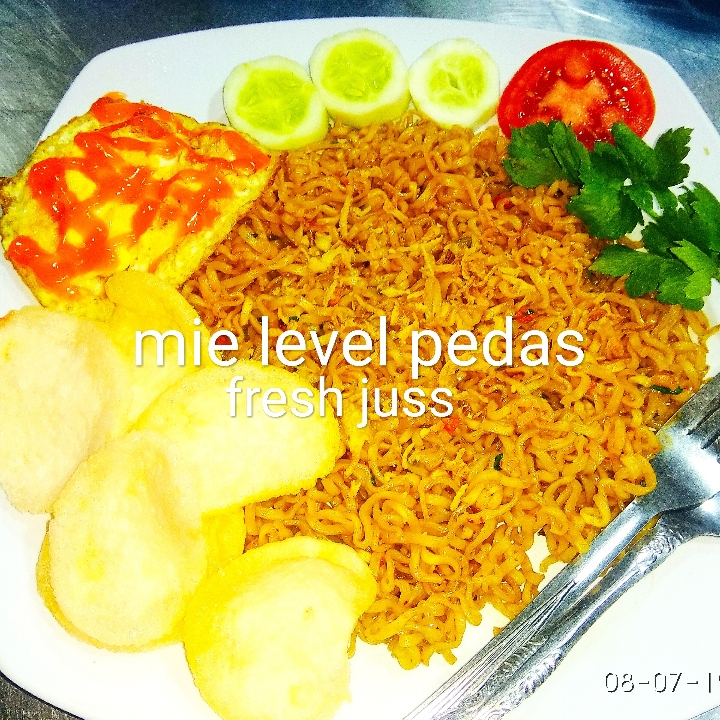 Mie Level Pedas