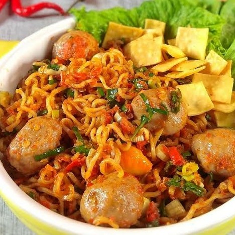 Mie Pangsit Goreng Bakso