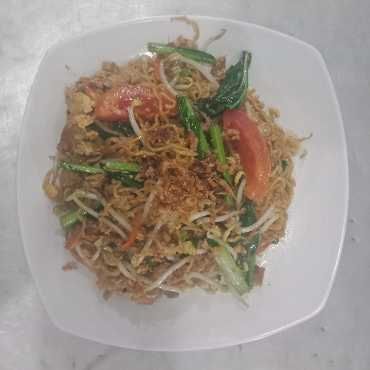 Mie Pangsit Goreng Telur