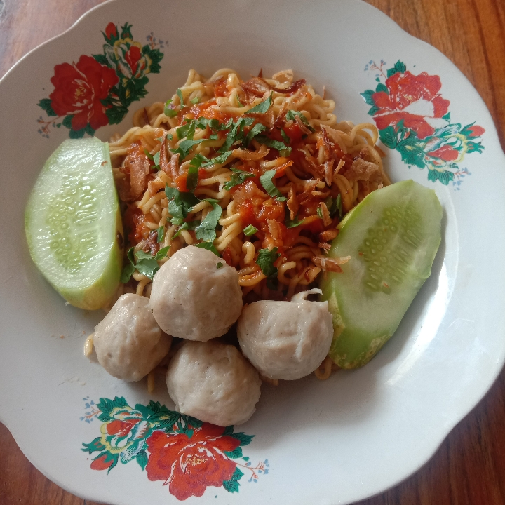 Mie Pedas Bakso Biasa