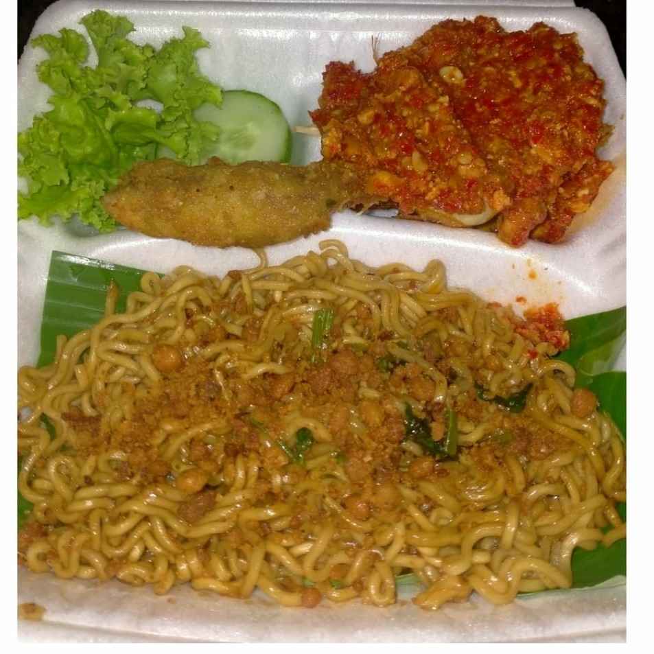 Mie Plus Ayam Geprek