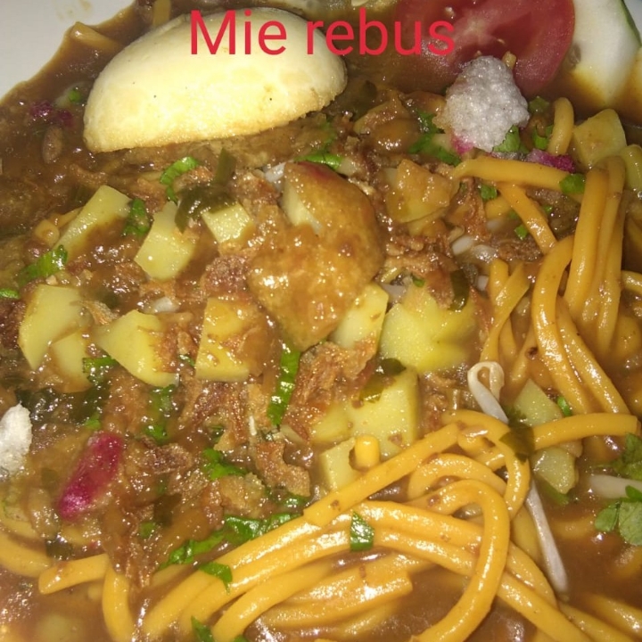 Mie Rebus