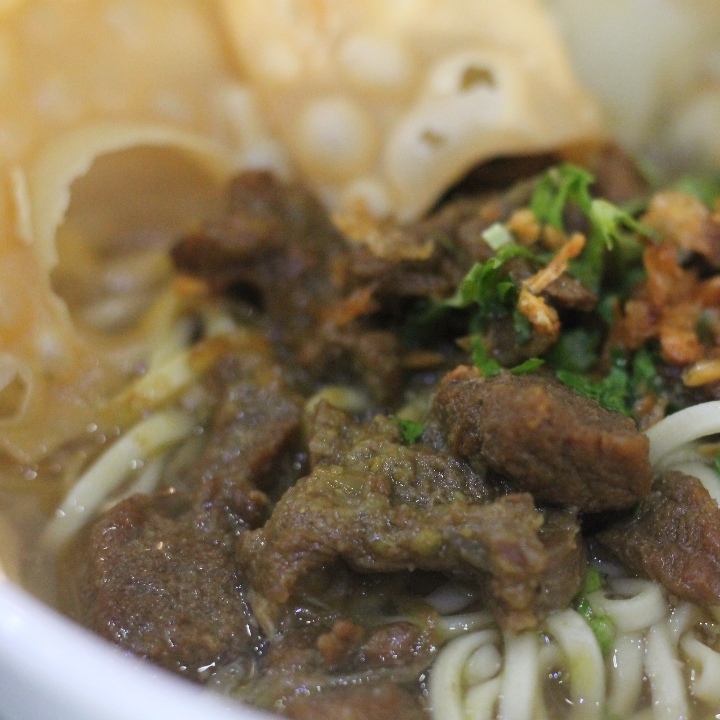 Mie Sapi Jamur Bakso