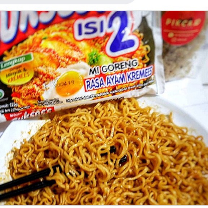 Mie Sukses Isi 2 Goreng Pake Telor 