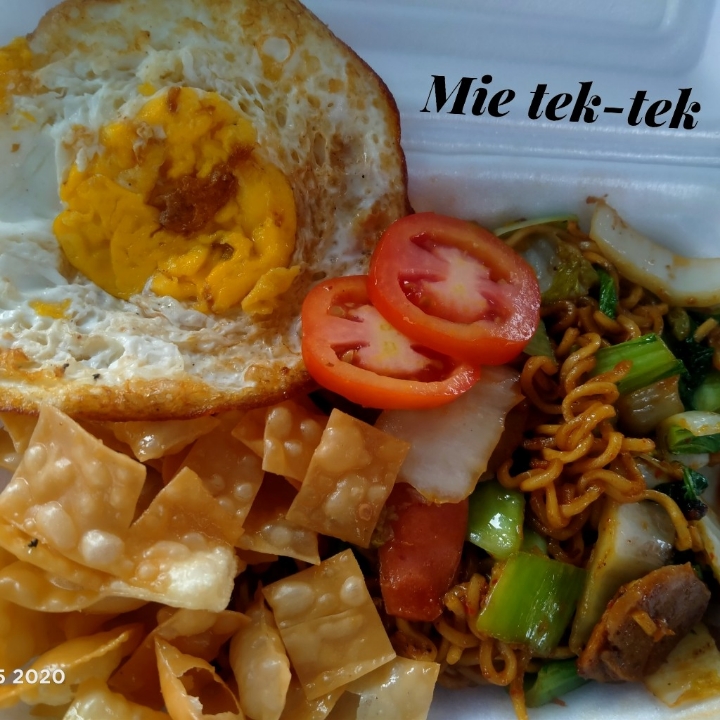 Mie Tektek Telur Ceplok