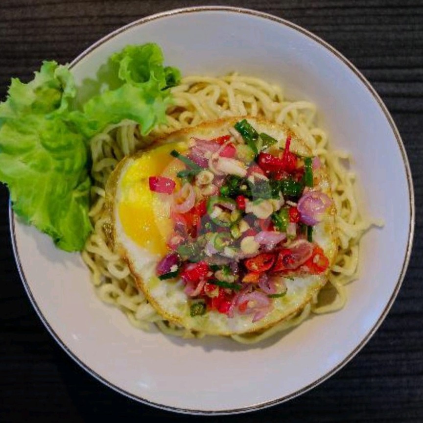 Mie Telur Sambal Matah