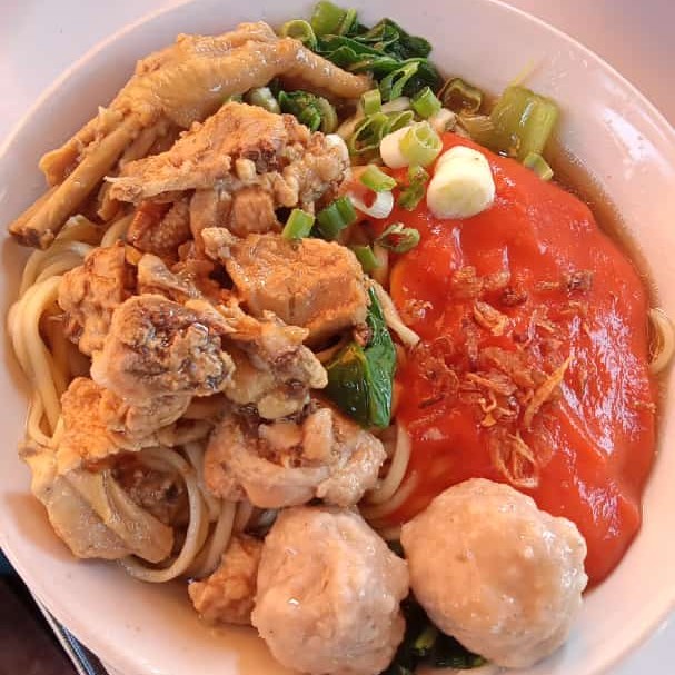 Mie ayam bakso ceker