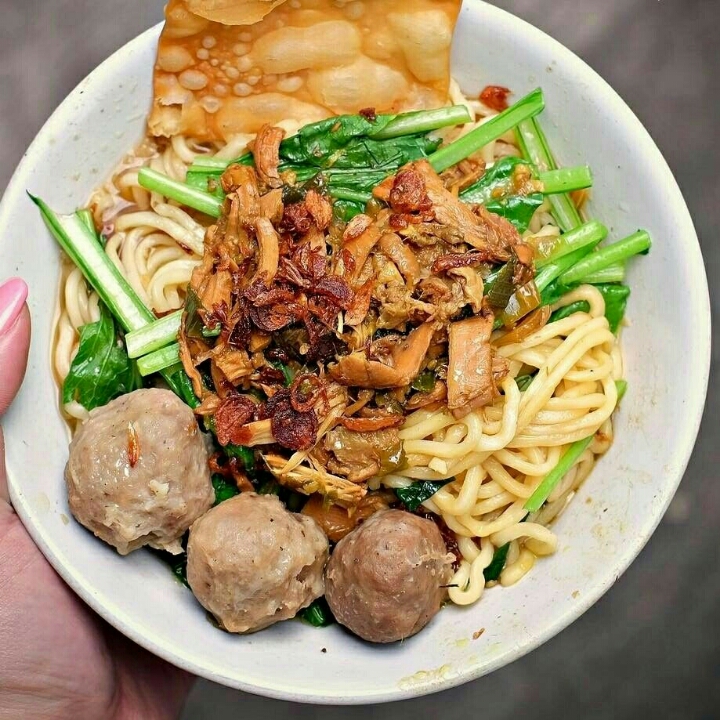 Mie ayam bakso pangsit