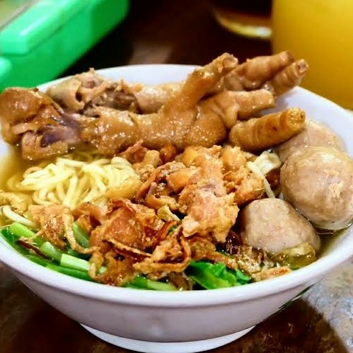 Mie ayam bakso spesial