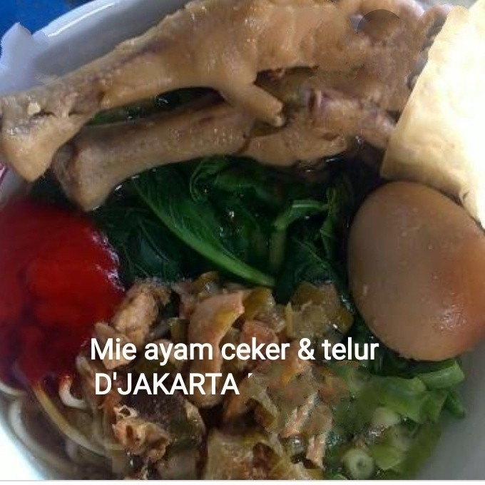 Mie ayam ceker dan telur Djakarta