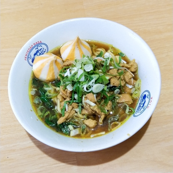 Mie ayam dumpling isi keju