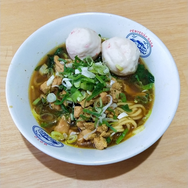 Mie ayam dumpling rasa kepiting