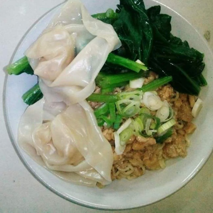 Mie ayam pangsit